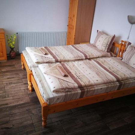 Hotel The White House Kruszuna Zewnętrze zdjęcie