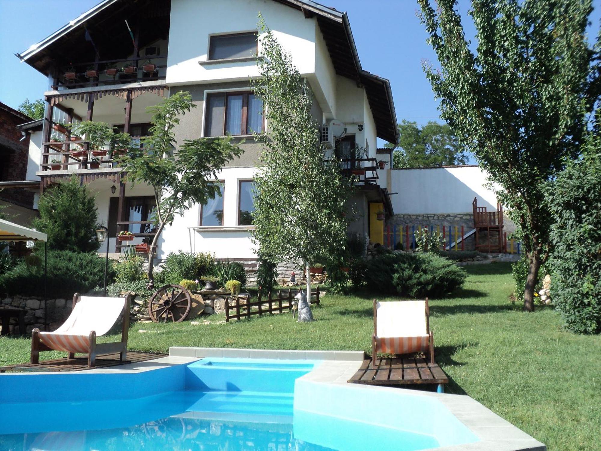 Hotel The White House Kruszuna Zewnętrze zdjęcie