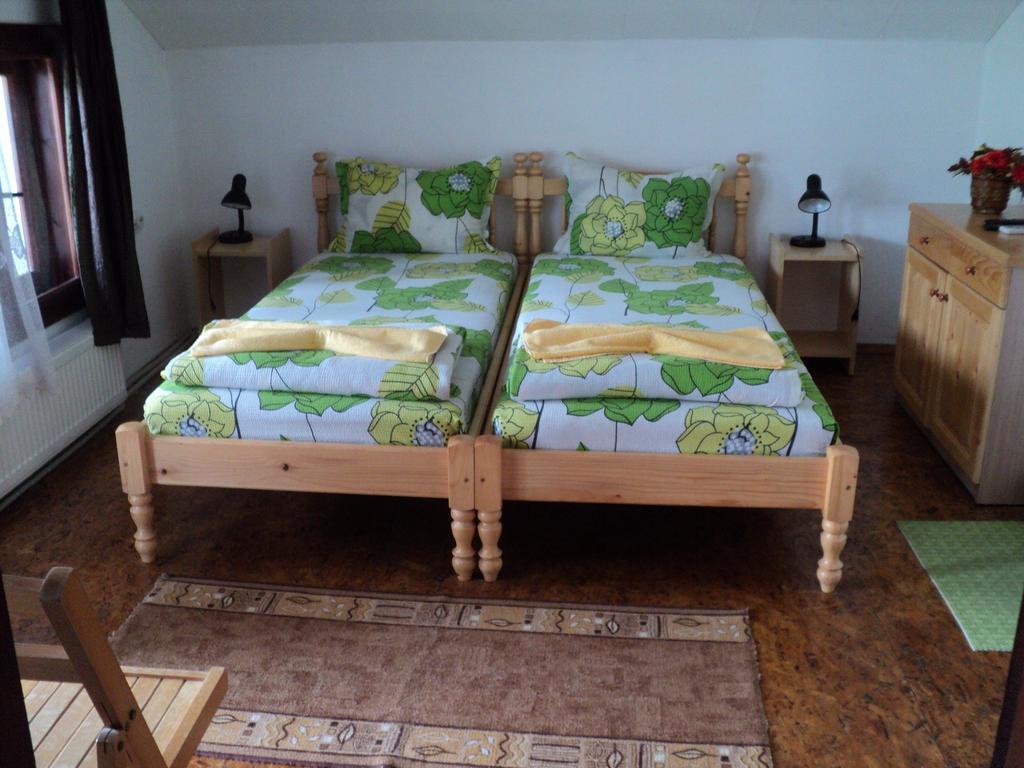 Hotel The White House Kruszuna Zewnętrze zdjęcie