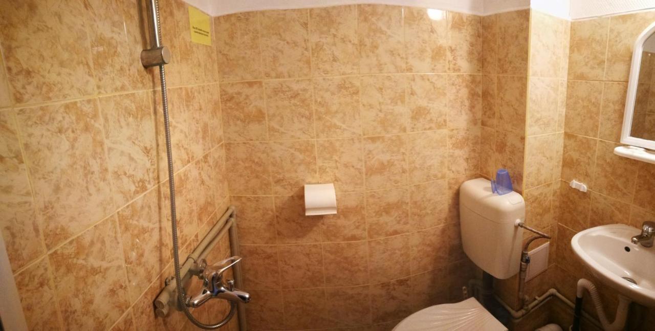Hotel The White House Kruszuna Zewnętrze zdjęcie