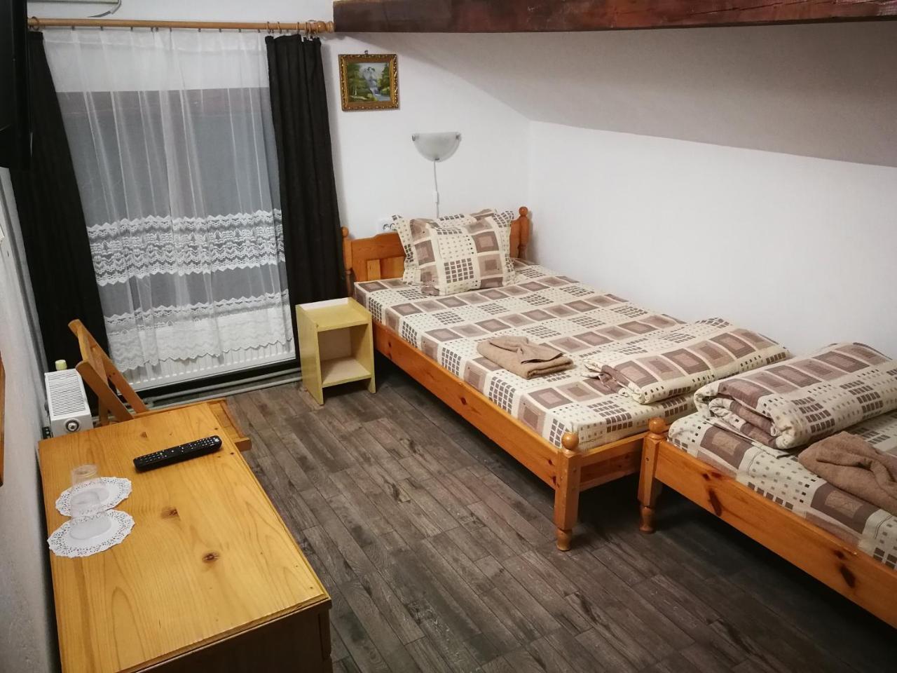 Hotel The White House Kruszuna Zewnętrze zdjęcie