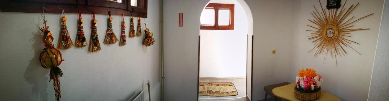 Hotel The White House Kruszuna Zewnętrze zdjęcie