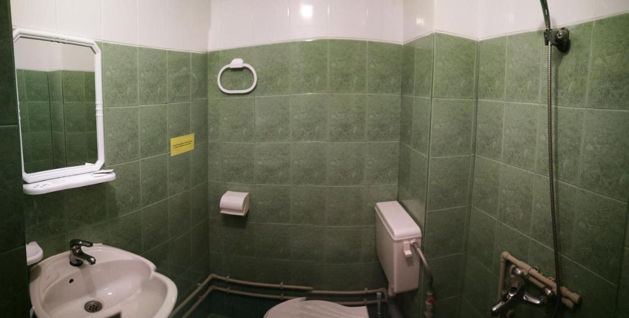 Hotel The White House Kruszuna Zewnętrze zdjęcie