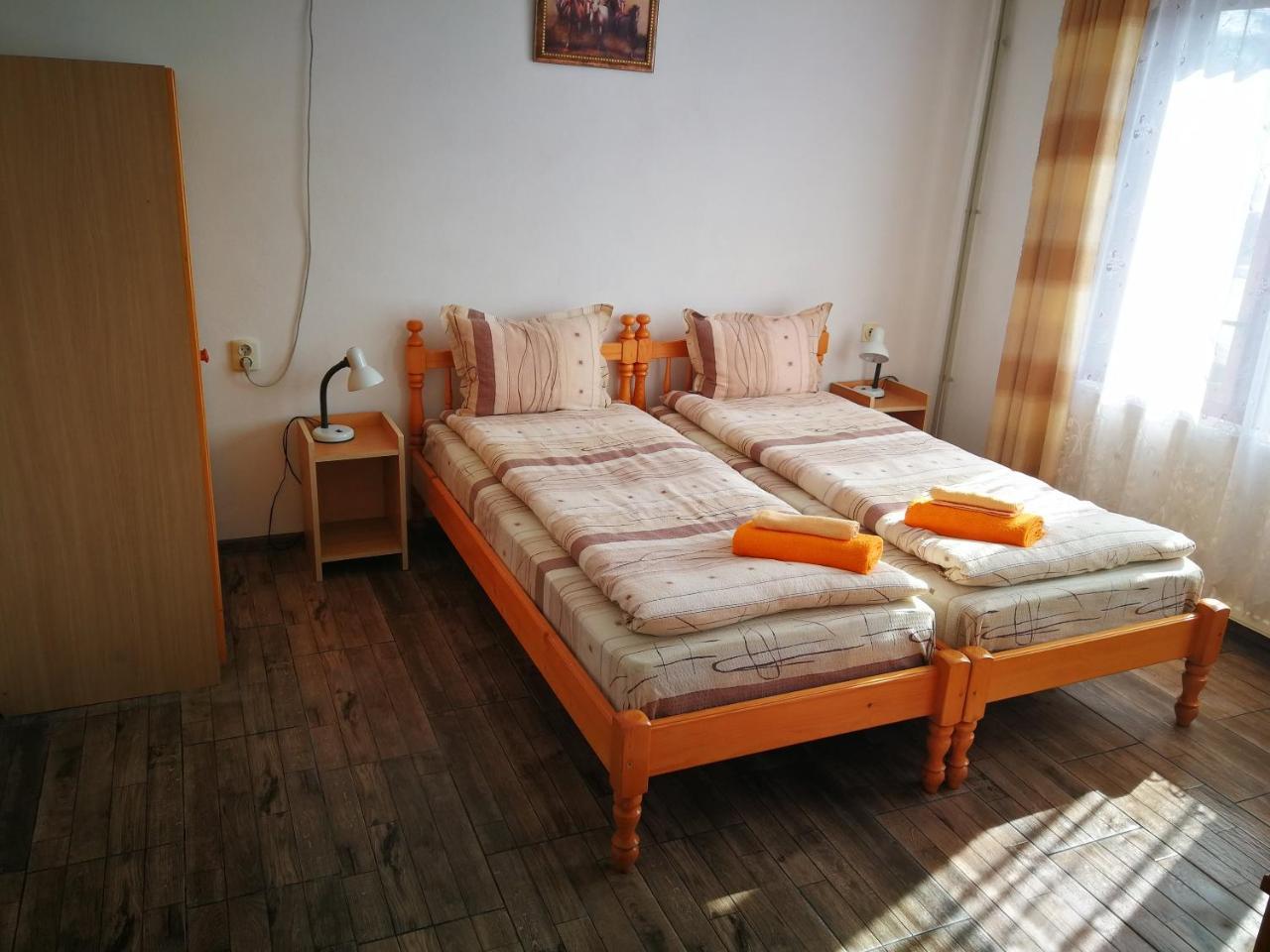 Hotel The White House Kruszuna Zewnętrze zdjęcie