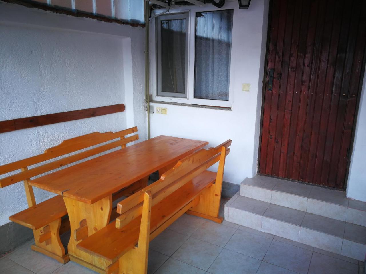 Hotel The White House Kruszuna Zewnętrze zdjęcie